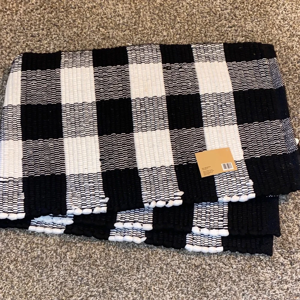 💙 Black & White Buffalo Check Woven Throw 26x40”